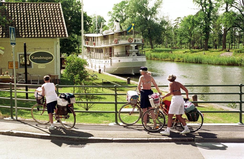 Stf Glasbruket Hostel & Apartments Borensberg Екстериор снимка